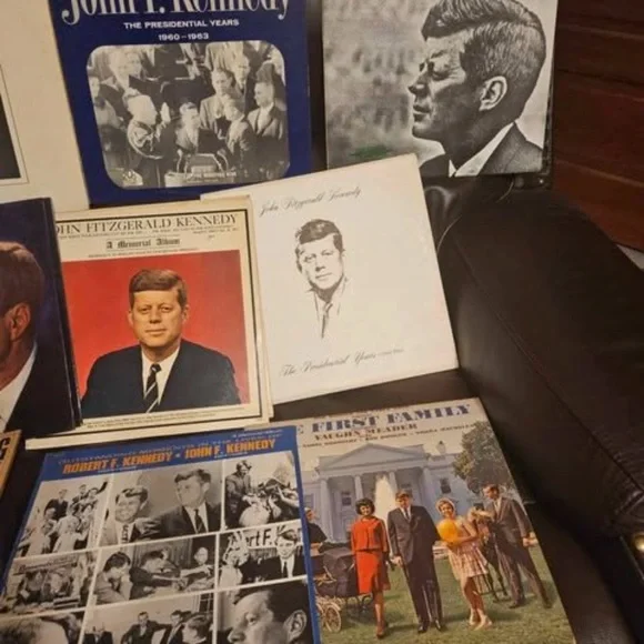 Marilyn Monroe,JFK magazine and book collector - Picture 12 of 13